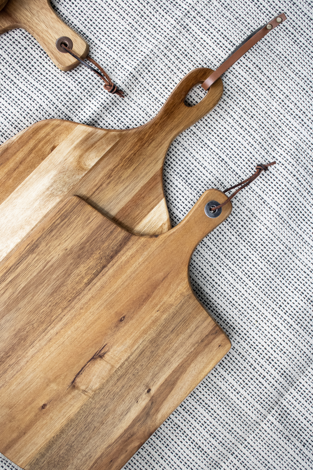 how long to soak cutting board in mineral oil