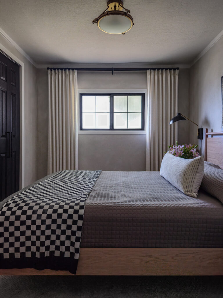Small Space, Big Impact: Extreme Small Bedroom Makeover Reveal - Casa ...