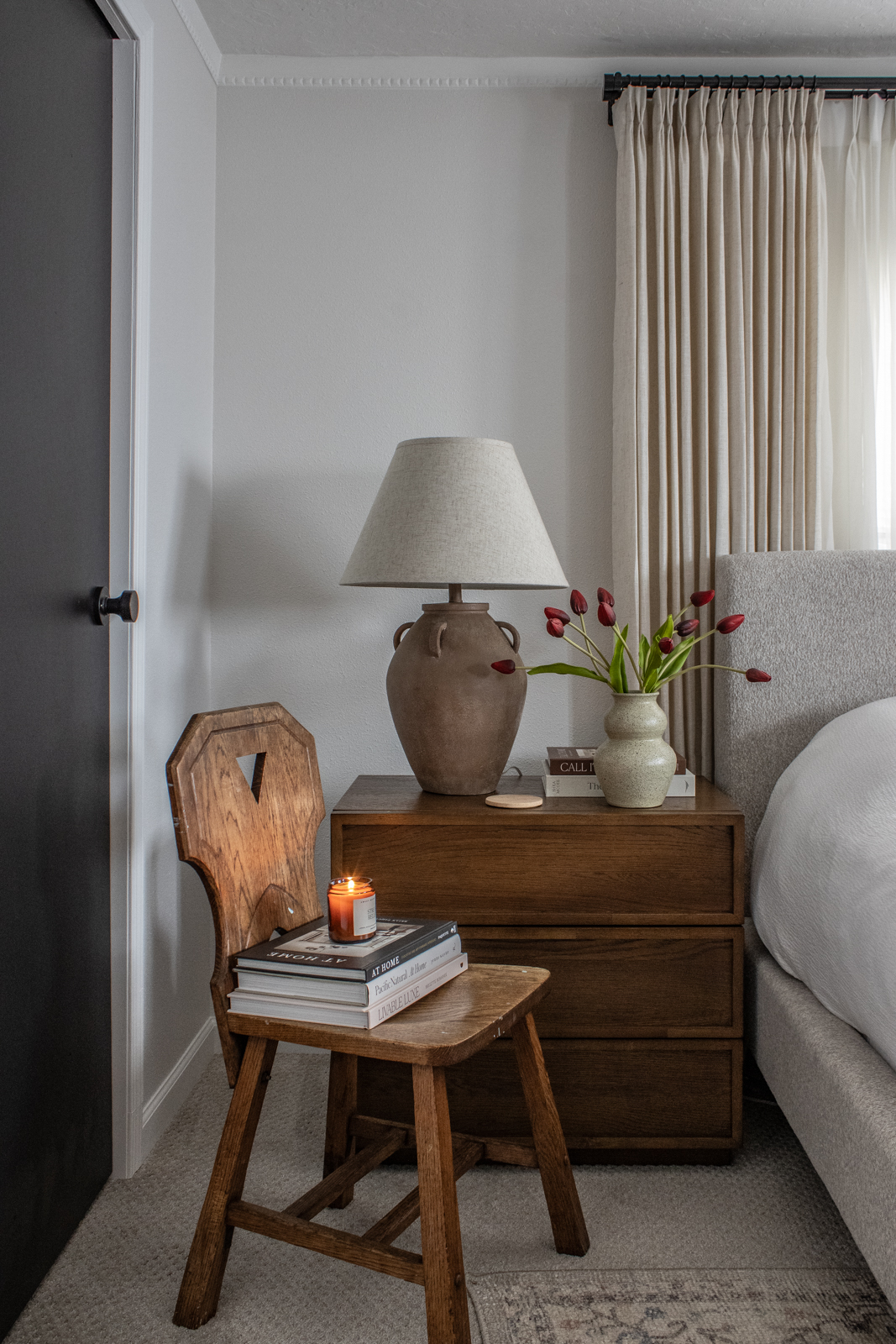 minimalist nightstand decor