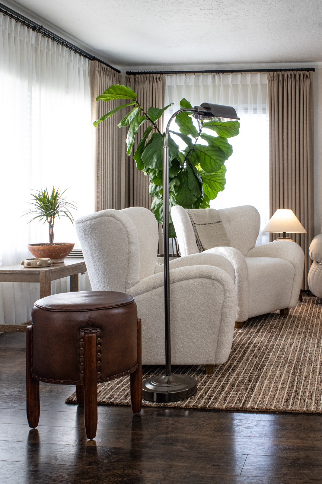 neutral living room decor Modern neutral living room